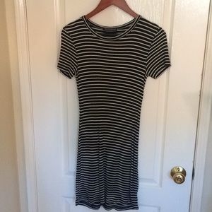 T-SHIRT DRESS - BRANDY MELVILLE